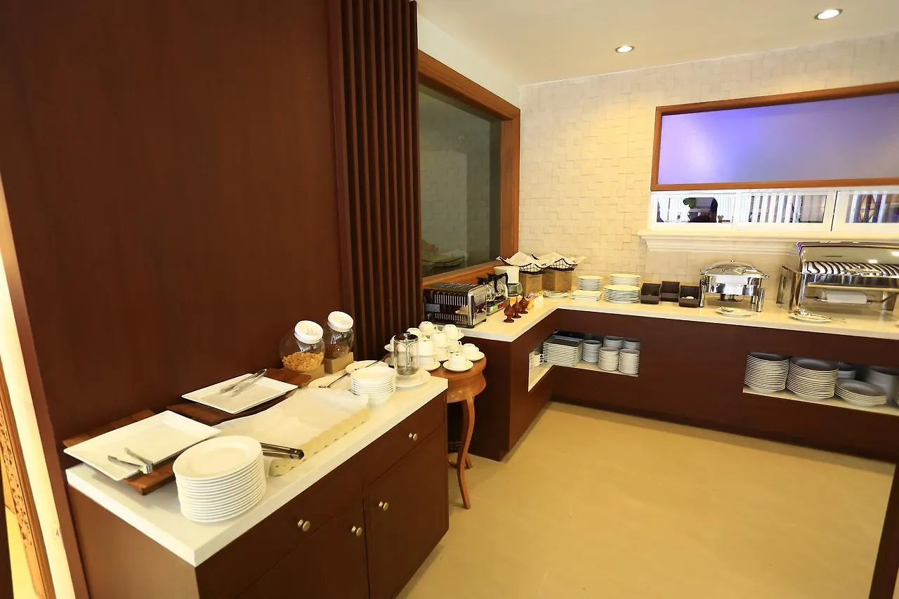 Hotel Shwe Yee Янгон