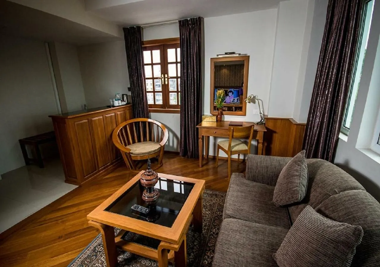 Hotel Shwe Yee Yangon 3*,